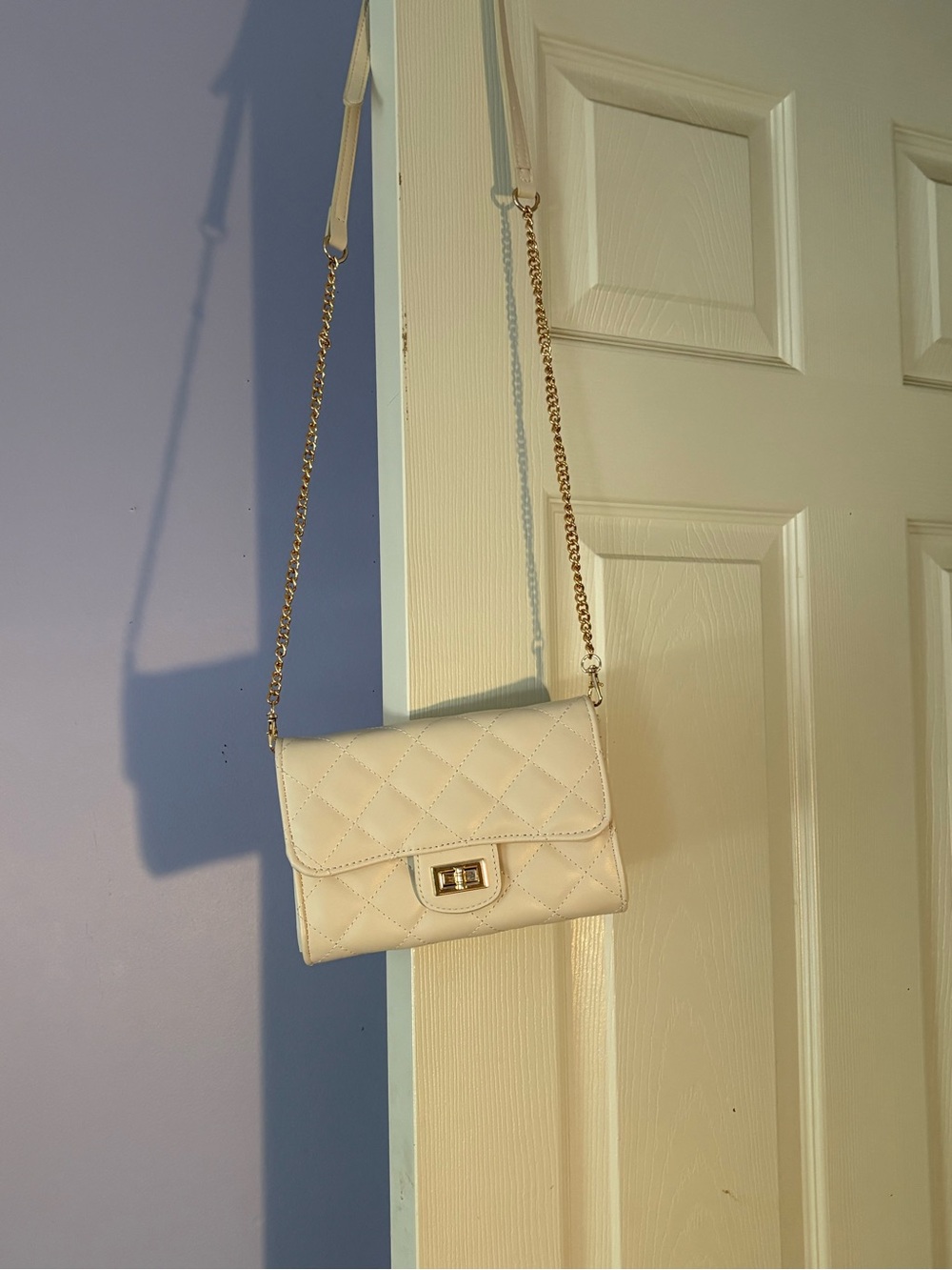 Quilted Chain Strap Crossbody Bag in Cream